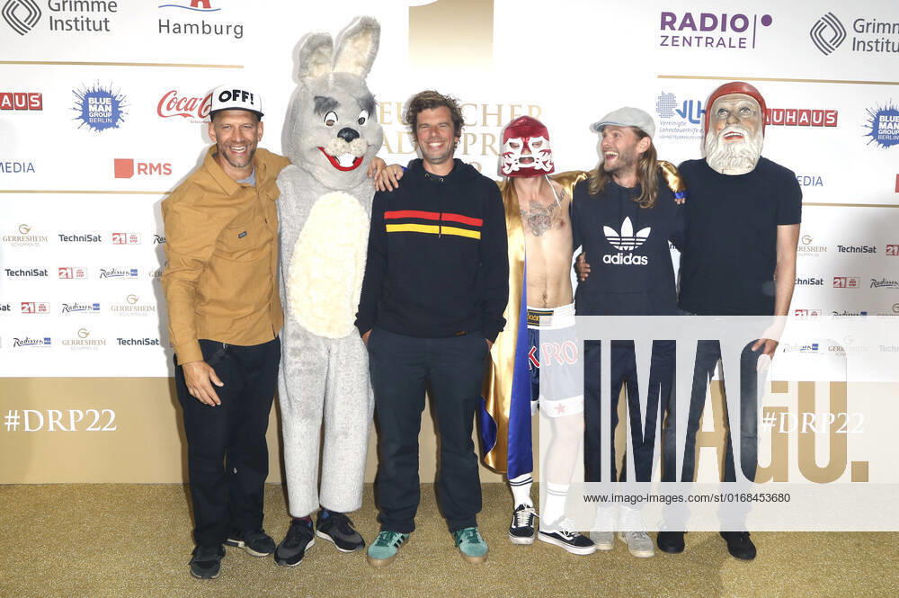 Sportfreunde Stiller bei der Verleihung des Deutschen Radiopreises 2022 im Schuppen 52. Hamburg