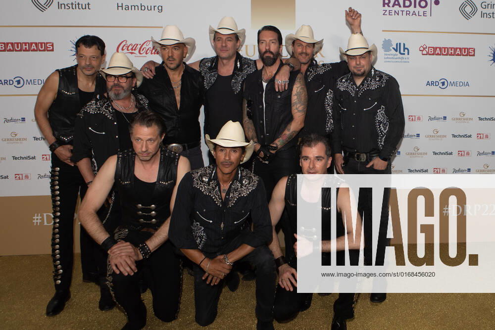 Die Band The BossHoss mit Alec Voelkel und Sascha Vollmer bei der Verleihung Deutscher Radiopreis am 8.09.2022 in Hamburg Brunsb?ttel River Loft Hotel Schleswig Holstein Deutschland MK_L1403