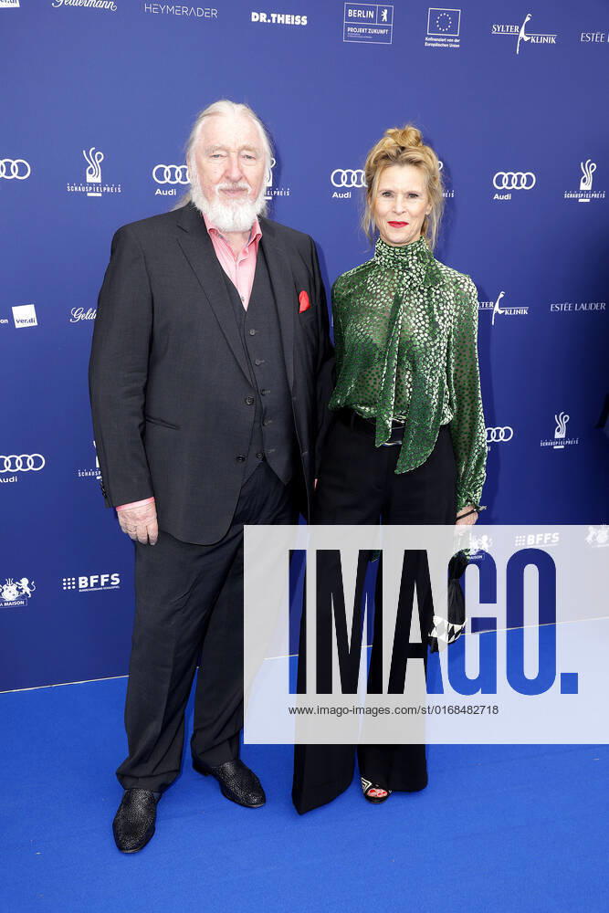 Leslie Malton und Felix von Manteuffel bei der Deutscher Schauspielpreis Verleihung am 9.09.2022 in Berlin Deutscher Schauspielpreis 2022 Verleihung in Berlin