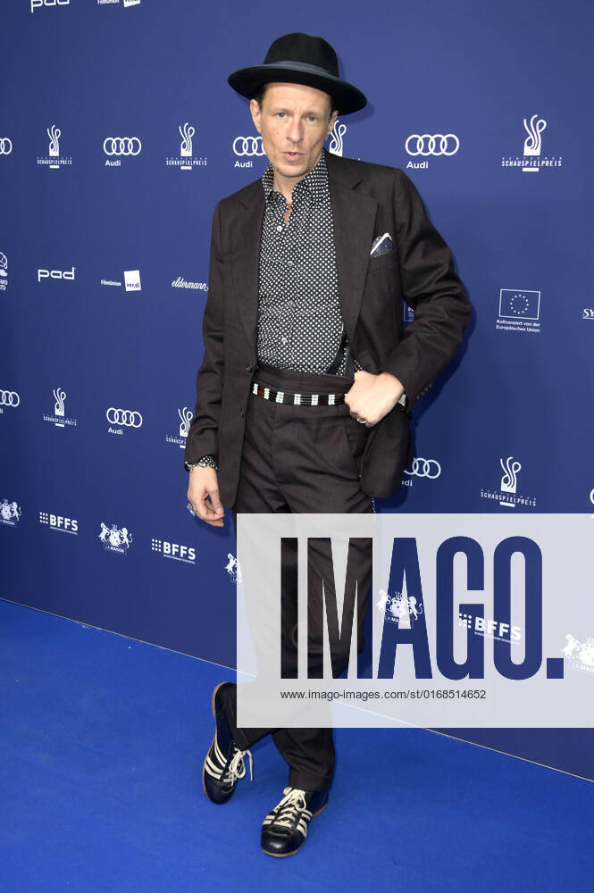 Alexander Scheer bei der Verleihung des Deutschen Schauspielpreises 2022 im Restaurant Spindler & Klatt. Berlin