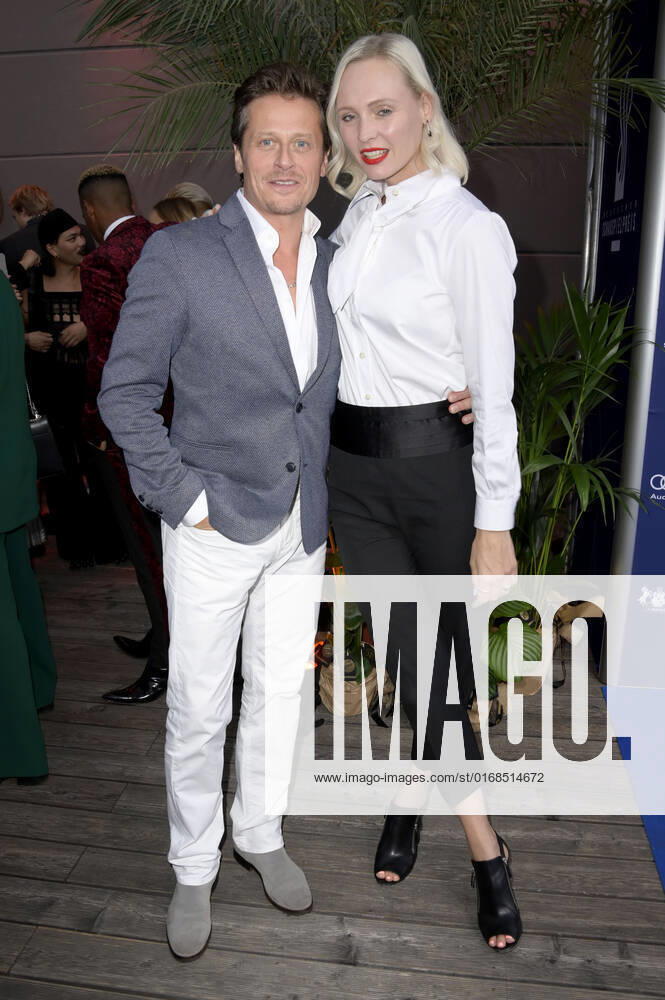 Roman Knizka und Nele Herrmann bei der Verleihung des Deutschen Schauspielpreises 2022 im Restaurant Spindler & Klatt. Berlin