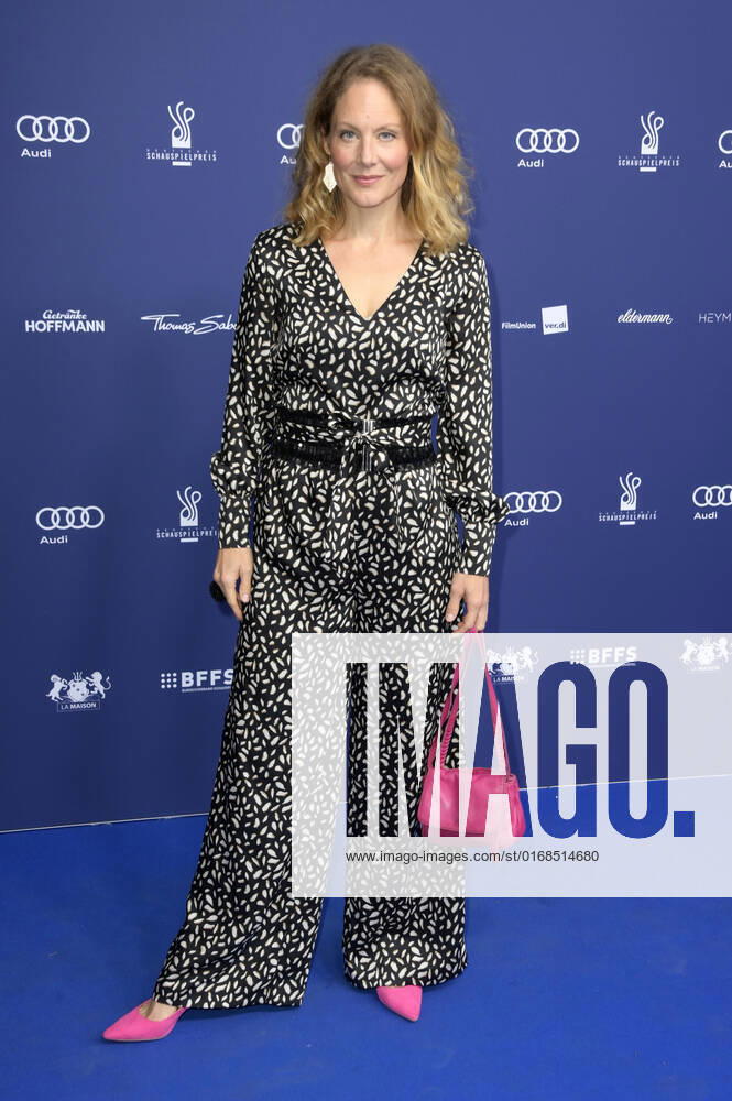 Tessa Mittelstaedt bei der Verleihung des Deutschen Schauspielpreises 2022 im Restaurant Spindler & Klatt. Berlin