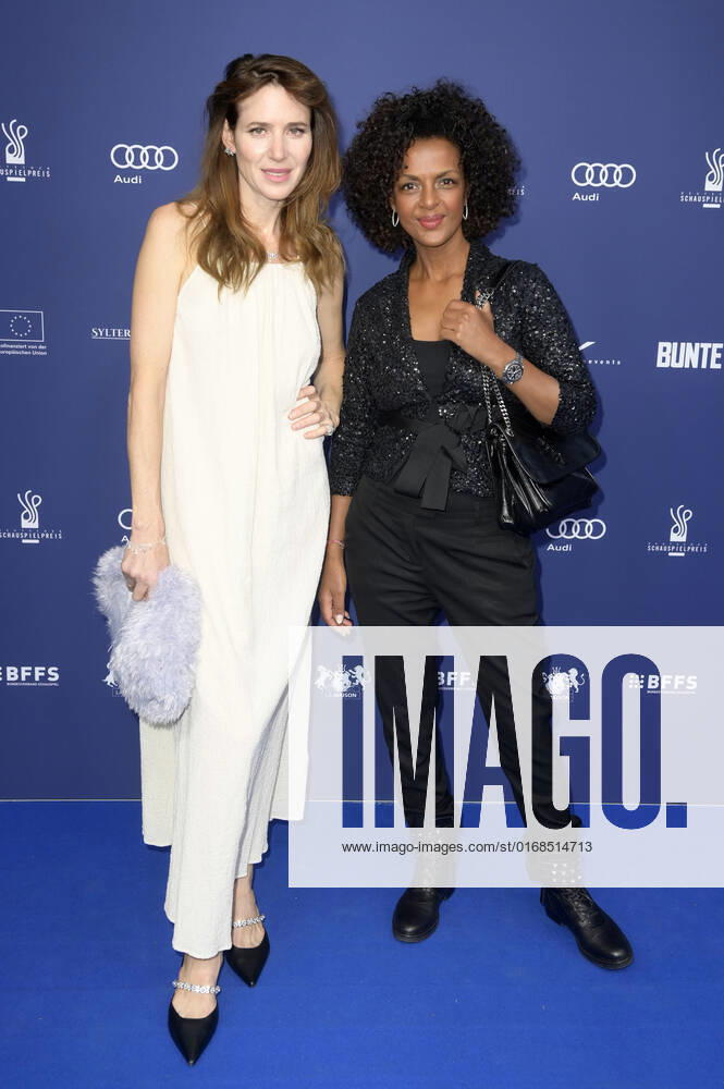 Julia Malik und Dennenesch Zoude bei der Verleihung des Deutschen Schauspielpreises 2022 im Restaurant Spindler & Klatt. Berlin