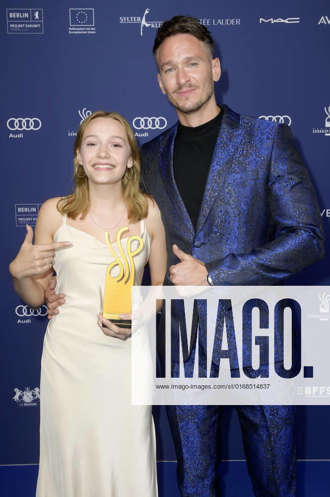 Dora Zygouri und Vladimir Burlakov bei der Verleihung des Deutschen Schauspielpreises 2022 im Restaurant Spindler & Klatt. Berlin