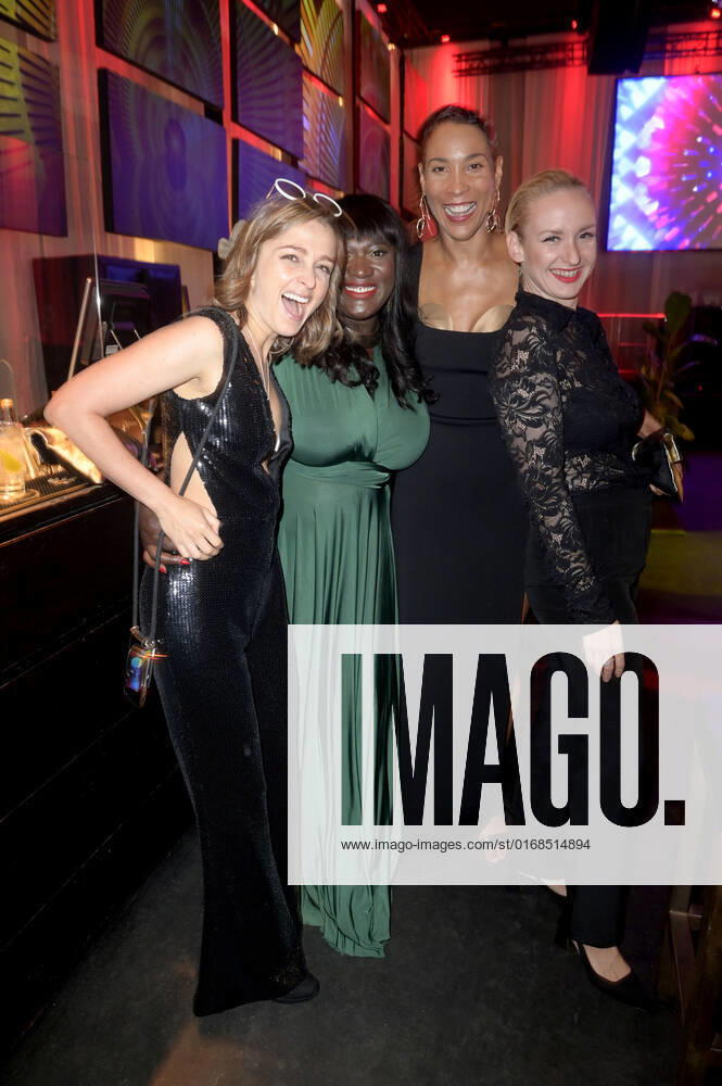 Sarah Alles, Thelma Buabeng, Annabelle Mandeng und Leslie Clio bei der Verleihung des Deutschen Schauspielpreises 2022 im Restaurant Spindler & Klatt. Berlin