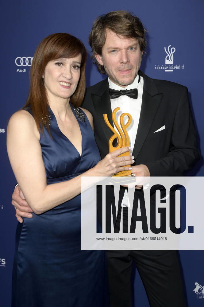 Elisabeth Degen und Steffen Schroeder bei der Verleihung des Deutschen Schauspielpreises 2022 im Restaurant Spindler & Klatt. Berlin