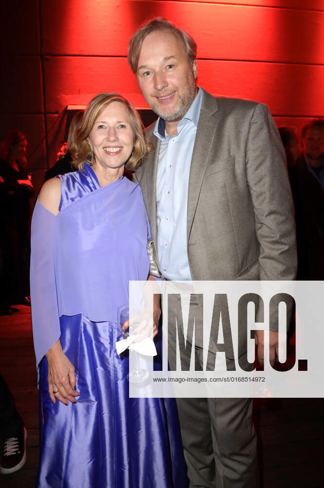 Petra Zieser und Stephan Grossmann bei der Verleihung des Deutschen Schauspielpreises 2022 im Restaurant Spindler & Klatt. Berlin