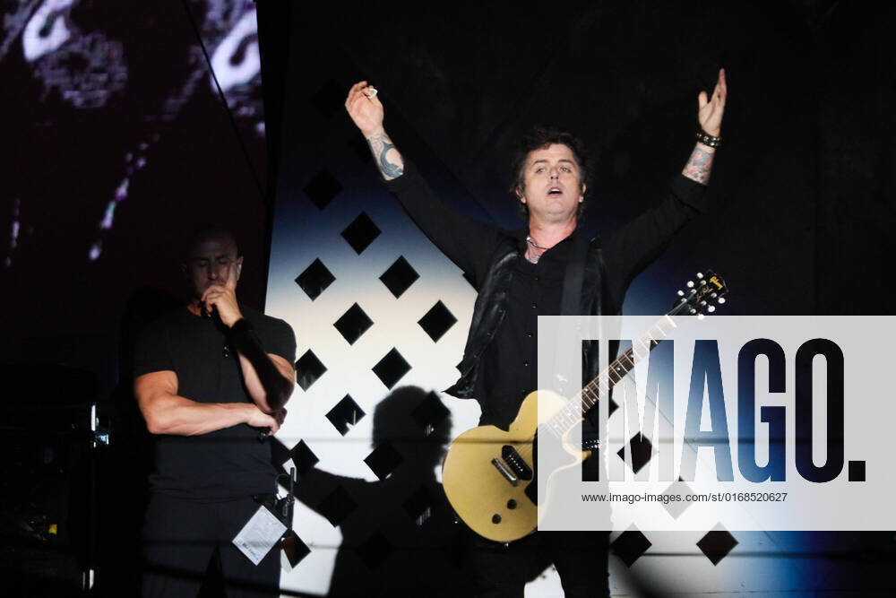 Show by American punk rock band Green Day on the Mundo Stage during the fifth day of the Rock in Rio 2022 music festival, at Barra da Tijuca Olympic Park, in Rio de Janeiro, on Saturday (10).