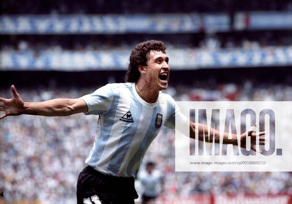 VALDANO Jorge Alberto Team Argentinien Jorge Alberto Valdano jubelt nach seinem Tor zum 2 : 0 Finale ARGENTINIEN-DEUTSCHLAND am 29.06.1986 in Mexico Stadt im Azteken Stadion 3 : 2 FIFA Fussball Weltmeisterschaften 1986 in Mexico