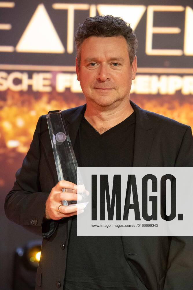 Preistraeger Magnus Vattrodt Verleihung des Deutschen Fernsehpreises, Die Nacht der Kreativen - Der Deutsche Fernsehpreis 2022, Deutscher Fernsehpreis 2022 in Koeln, am 13.09.2022.