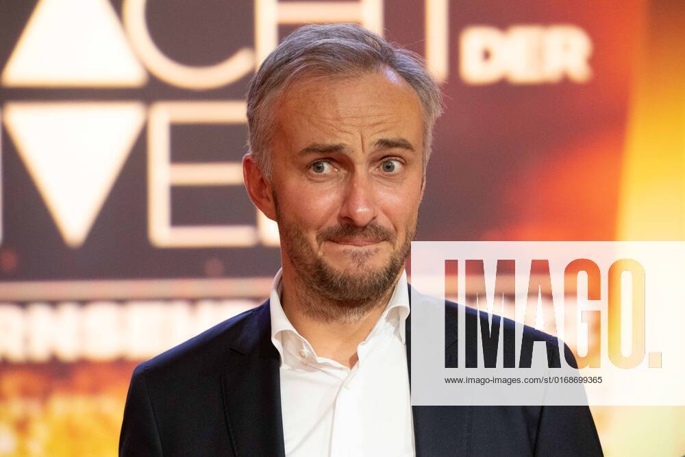 Preistraeger Jan BOEHMERMANN, Verleihung des Deutschen Fernsehpreises, Die Nacht der Kreativen - Der Deutsche Fernsehpreis 2022, Deutscher Fernsehpreis 2022 in Koeln, am 13.09.2022.