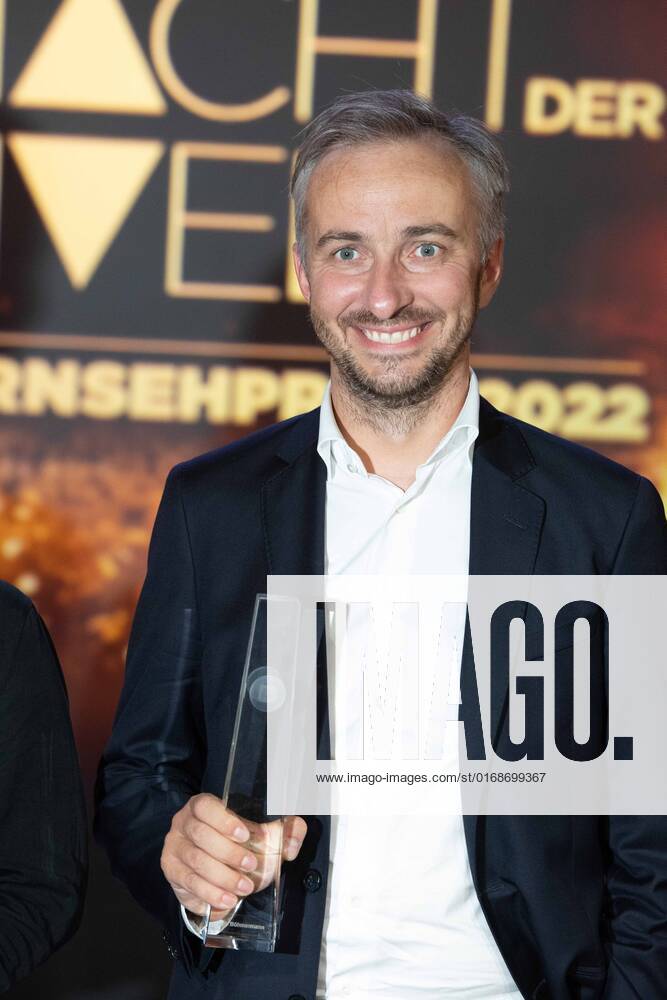Preistraeger Jan BOEHMERMANN, Verleihung des Deutschen Fernsehpreises, Die Nacht der Kreativen - Der Deutsche Fernsehpreis 2022, Deutscher Fernsehpreis 2022 in Koeln, am 13.09.2022.