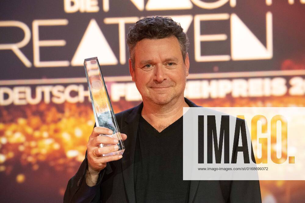 Preistraeger Magnus Vattrodt Verleihung des Deutschen Fernsehpreises, Die Nacht der Kreativen - Der Deutsche Fernsehpreis 2022, Deutscher Fernsehpreis 2022 in Koeln, am 13.09.2022.