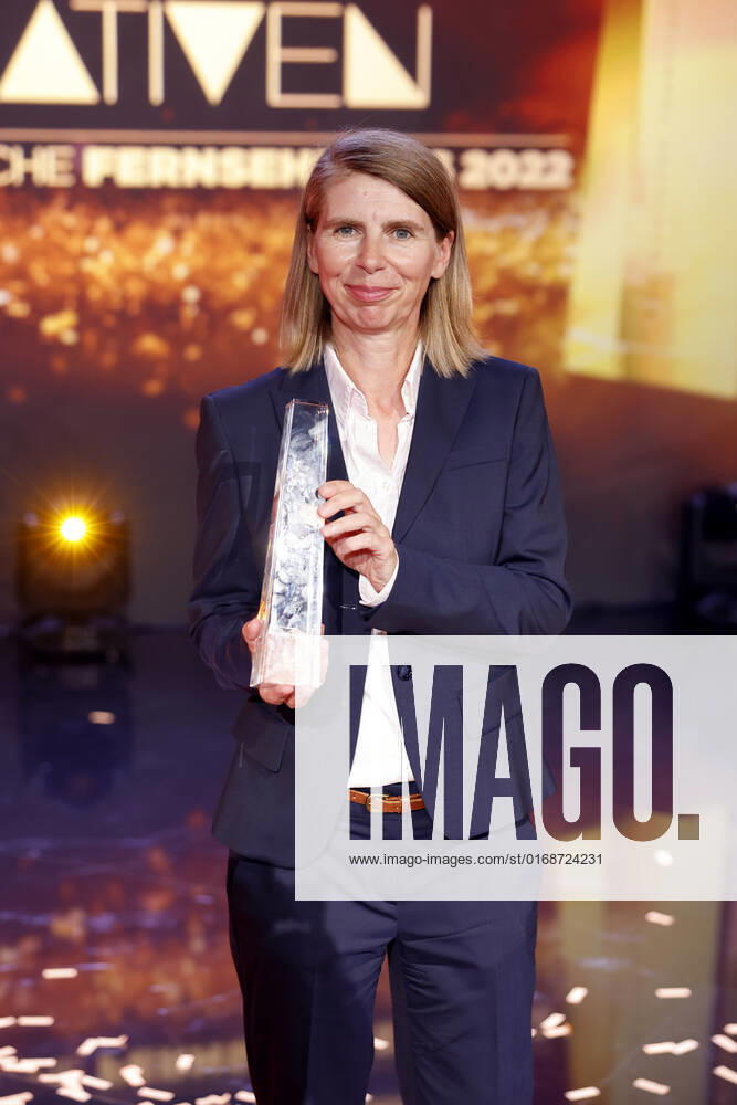 Szenenbildnerin Petra Albert, Preisträgerin in der Kategorie Beste Ausstattung Fiktion, bei der Verleihung des Deutschen Fernsehpreises bei Die Nacht der Kreativen - Der Deutsche Fernsehpreis 2022. Köln, 13.09.2022 NRW Deutschland