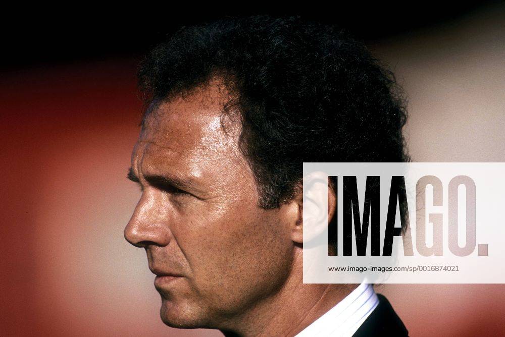 BECKENBAUER Franz Trainer Team_Deutschland FIFA Fussball Weltmeisterschaften 1990 in Italien Deutschland_Kolumbien 1_1 in Mailand Fussball Portrait