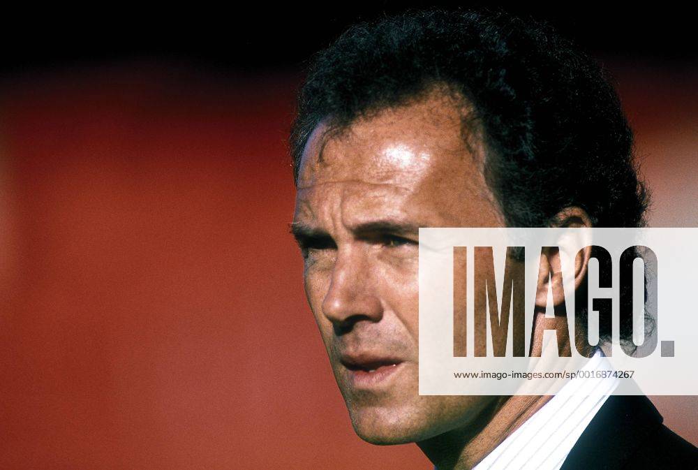 BECKENBAUER Franz Trainer Team_Deutschland FIFA Fussball Weltmeisterschaften 1990 in Italien Deutschland_Kolumbien 1_1 in Mailand Fussball Portrait