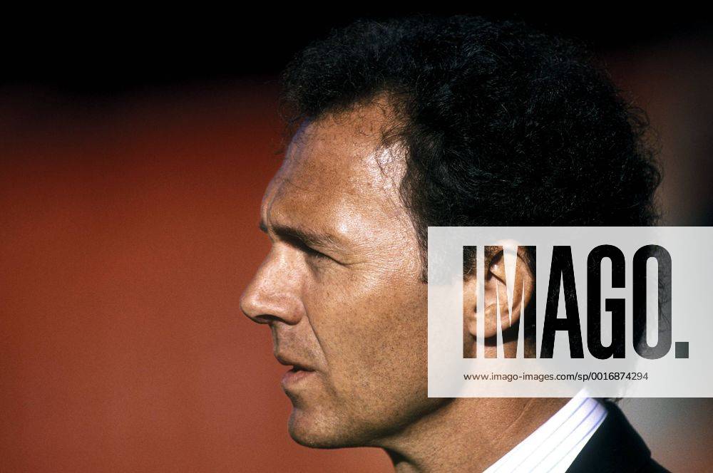 BECKENBAUER Franz Trainer Team_Deutschland FIFA Fussball Weltmeisterschaften 1990 in Italien Deutschland_Kolumbien 1_1 in Mailand Fussball Portrait