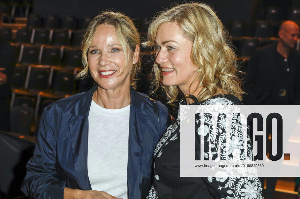 Ann-Kathrin Kramer und Gesine Cukrowski bei der Verleihung des Deutschen Fernsehpreises 2022 - Die Nacht der Kreativen im Studio Ehrenfeld. Köln