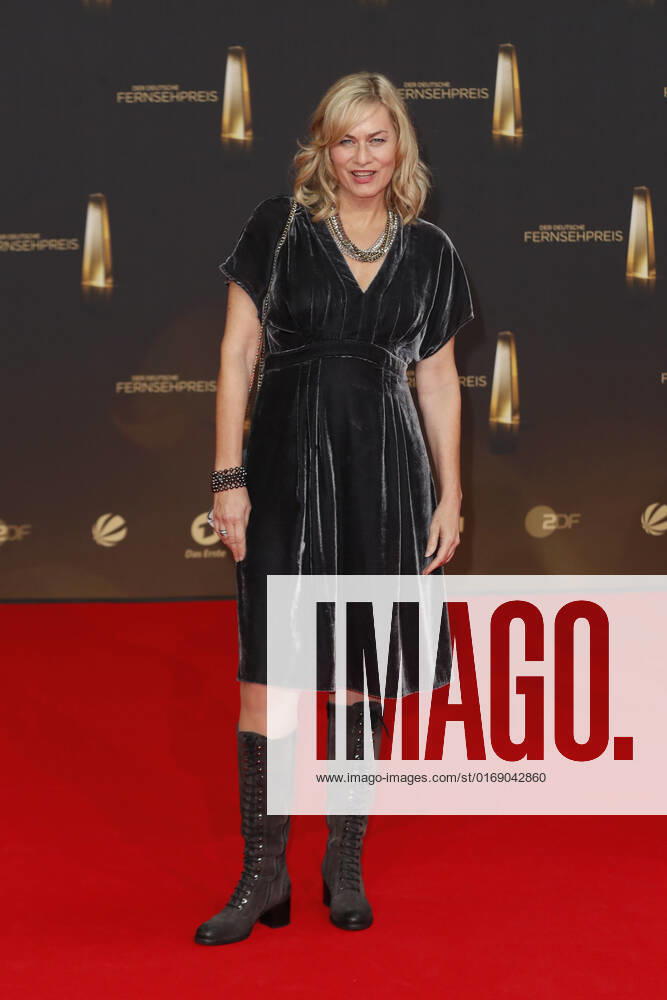 Der Deutsche Fernsehpreis 2021 Gesine Cukrowski auf dem roten Teppich bei der Verleihung Der Deutsche Fernsehpreis Die TV-Highlights des Jahres am 14. September in den MMC Studios Köln.