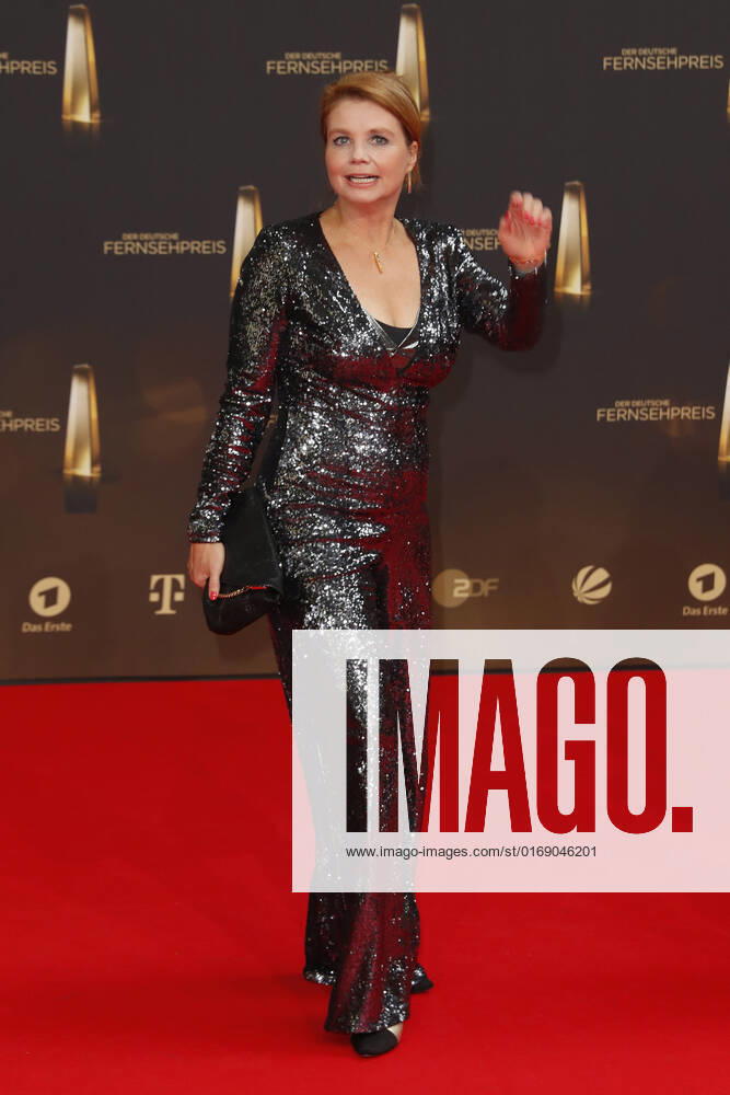 Der Deutsche Fernsehpreis 2021 Annette Frier auf dem roten Teppich bei der Verleihung Der Deutsche Fernsehpreis Die TV-Highlights des Jahres am 14. September in den MMC Studios Köln.