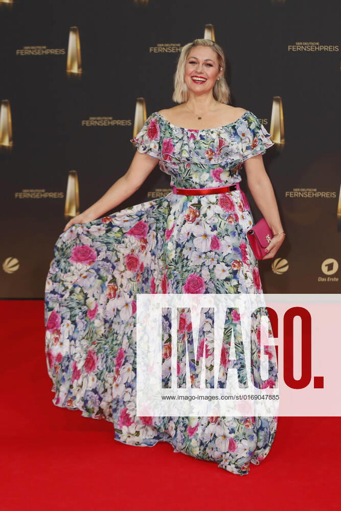 Der Deutsche Fernsehpreis 2021 Ruth Moschner auf dem roten Teppich bei der Verleihung Der Deutsche Fernsehpreis Die TV-Highlights des Jahres am 14. September in den MMC Studios Köln.