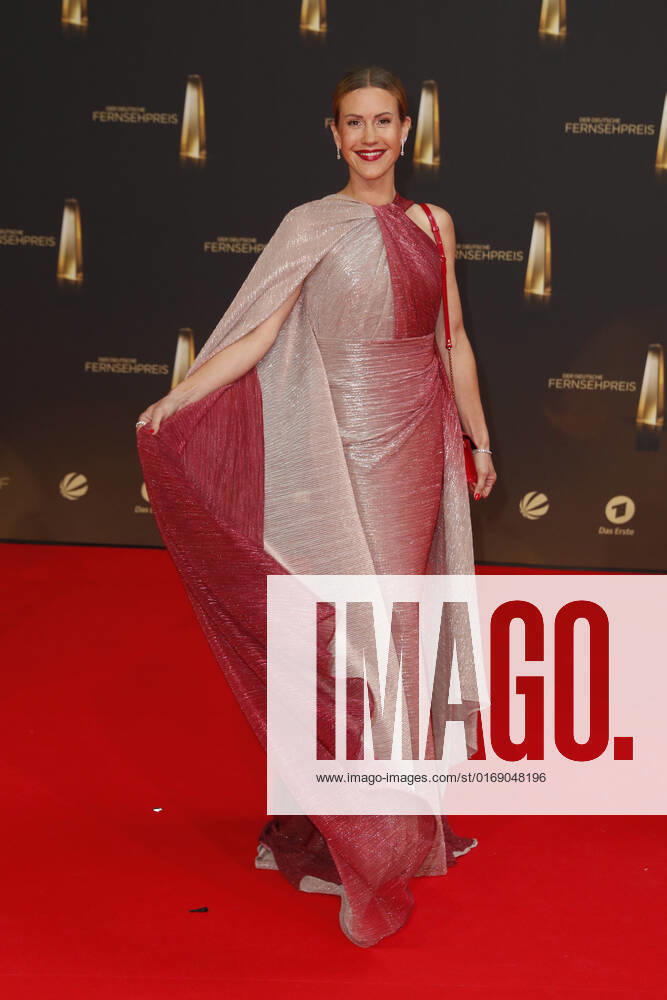 Der Deutsche Fernsehpreis 2021 Wolke Hegenbarth auf dem roten Teppich bei der Verleihung Der Deutsche Fernsehpreis Die TV-Highlights des Jahres am 14. September in den MMC Studios Köln.