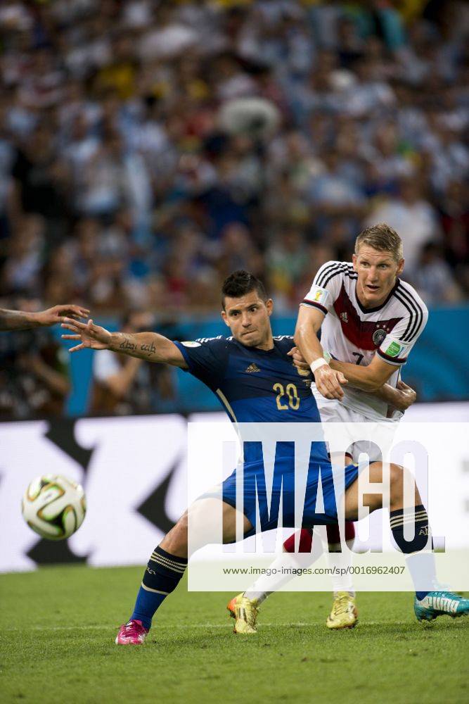 Sergio Aguero (ARG), Bastian Schweinsteiger (GER), JULY 13, 2014 - Football Soccer : FIFA World Cup Brazil 2014 Final match between Germany 1-0 Argentina at the Maracana stadium in Rio de Janeiro, Brazil. Noxthirdxpartyxsales (ptmb061799)