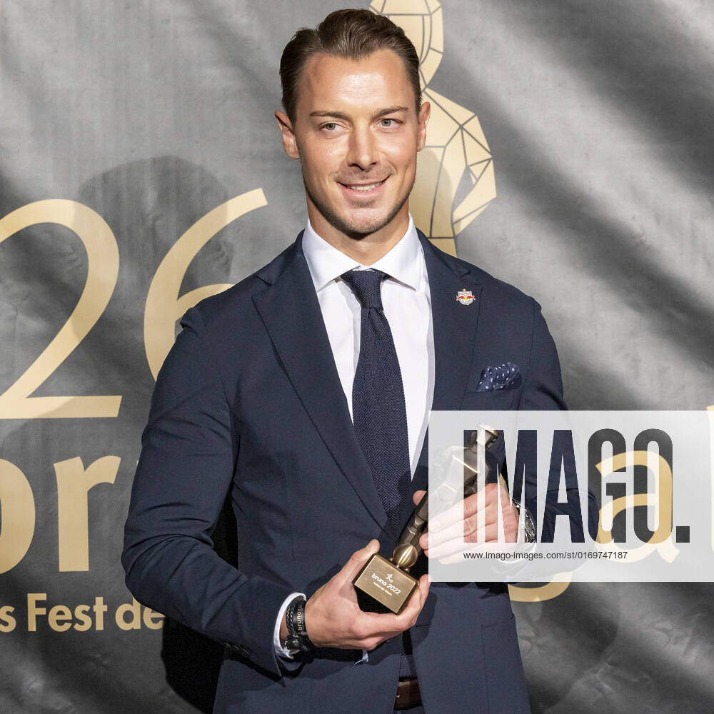 20220919 26. Bruno-Gala WIEN, OESTERREICH - 19. SEPTEMBER: SK Sturm Graz Spielerin Annabel Schasching Preistraegerin der Bruno-Award in der Kategorie Spielerin der Saison praesentiert von easystaff waehrend der Preisverleihung anlaesslich des 26. Bruno Galas, Das Fest Der SpielerInnen, praesentiert von Kronen Zeitung im Globe Wien in der Marx-Halle am 19. September 2022 in Wien, Oesterreich. 220919_SEPA_17_002