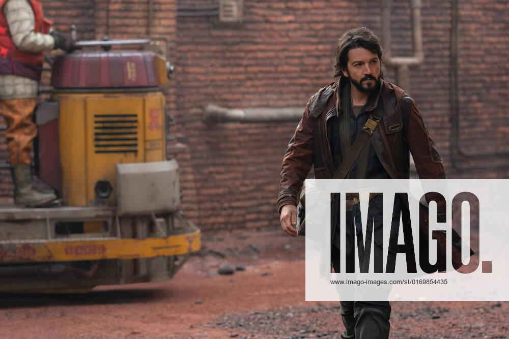 Cassian Andor (Diego Luna) in Lucasfilm s Andor (2022), Photo credit: Des Willie Lucasfilm Ltd.