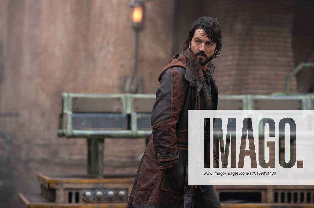 Cassian Andor (Diego Luna) in Lucasfilm s Andor (2022), Photo credit: Des Willie Lucasfilm Ltd.