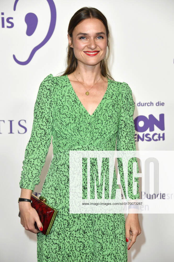 Josephin Busch bei der Verleihung des 20. Deutschen Hörfilmpreises 2022 in den Bolle Festsälen am Spree-Bogen. Berlin