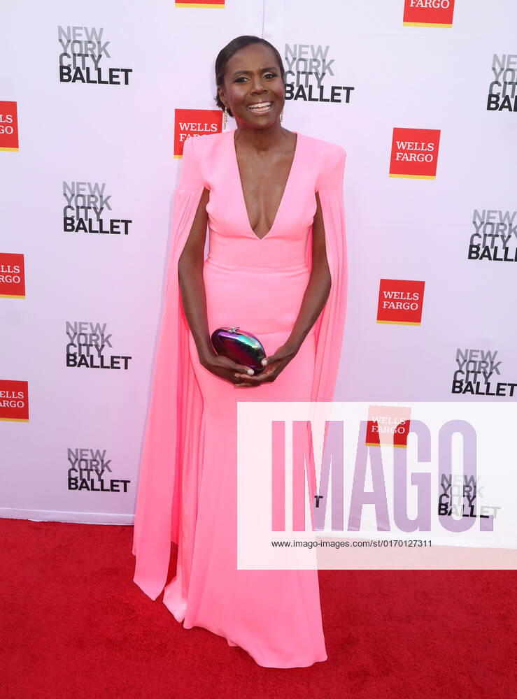 News personality DEBORAH ROBERTS attends the New York City Ballet 2022 Fall Fashion Gala held at the David H. Koch Theater at Lincoln Center. New York City USA - ZUMAk03_ 20220928_zaf_k03_003