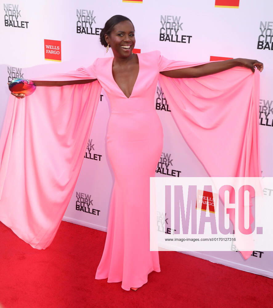News personality DEBORAH ROBERTS attends the New York City Ballet 2022 Fall Fashion Gala held at the David H. Koch Theater at Lincoln Center. New York City USA - ZUMAk03_ 20220928_zaf_k03_007