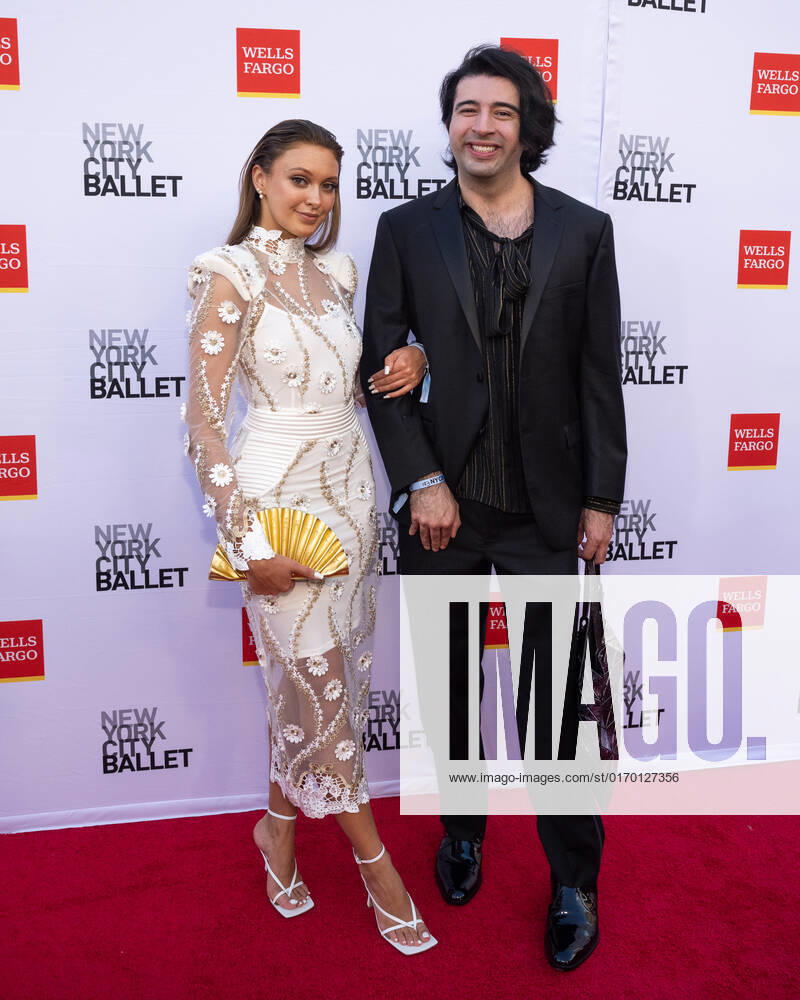 Katie Sakys and Juan Pablo Guaracao arrive on the red carpet at the New York City Ballet 2022 Fall Fashion Gala at the David H. Koch Theater in New York City on Wednesday, September 28, 2022. 1 NYP20220928547 GabrielexHoltermann
