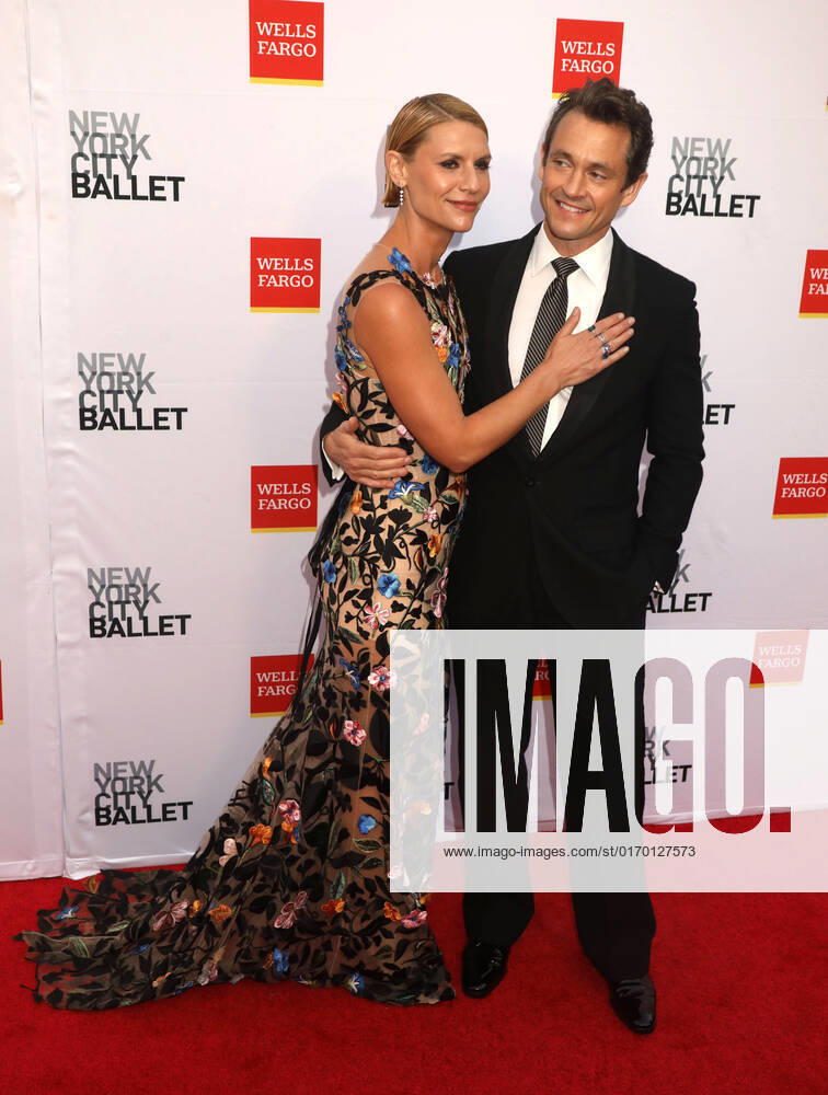 Actress CLAIRE DANES and HUGH DANCY attend the New York City Ballet 2022 Fall Fashion Gala held at the David H. Koch Theater at Lincoln Center. New York City USA - ZUMAk03_ 20220928_zaf_k03_098