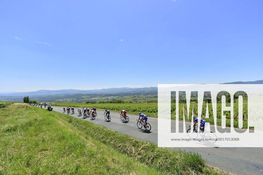 Illustration peloton CYCLISME : Tour de France - Etape 12 - Bourg-en-Bresse to Saint-Etienne - 17 07 2014 PhotoNews Panoramic