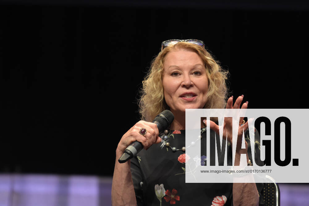 Bonn Bonn, Germany. 20th Oct 2017. Leslie Easterbrook (* 1949), US actress, talking about her experiences during a panel at Fear Con, a horror fan convention taking place in the Maritim Hotel Bonn between October 20-22nd, 2017.