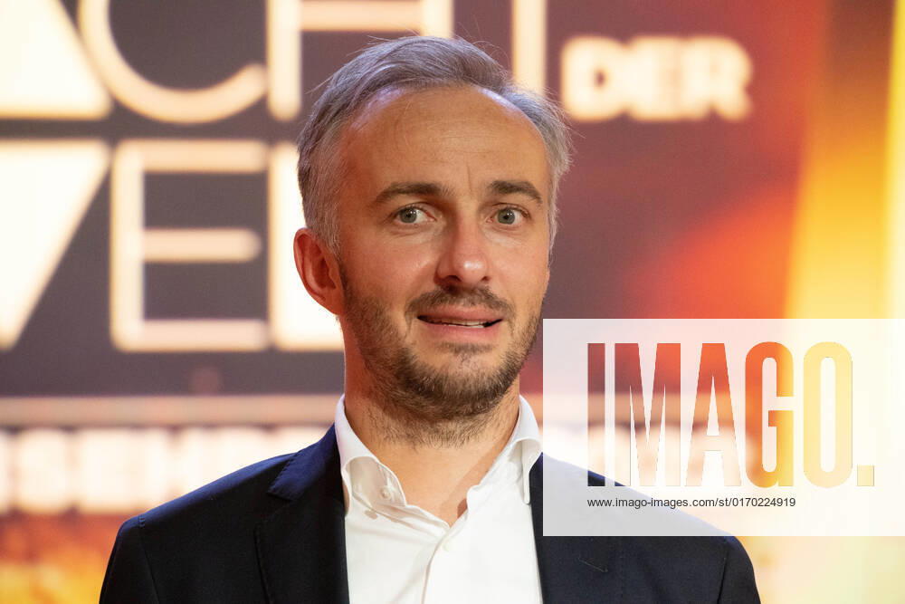 Preistraeger Jan BOEHMERMANN, Verleihung des Deutschen Fernsehpreises, Die Nacht der Kreativen - Der Deutsche Fernsehpreis 2022, Deutscher Fernsehpreis 2022 in Koeln, am 13.09.2022.