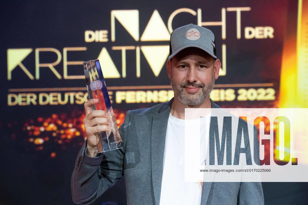 Preistraeger Johannes SPIECKER, Verleihung des Deutschen Fernsehpreises, Die Nacht der Kreativen - Der Deutsche Fernsehpreis 2022, Deutscher Fernsehpreis 2022 in Koeln, am 13.09.2022.