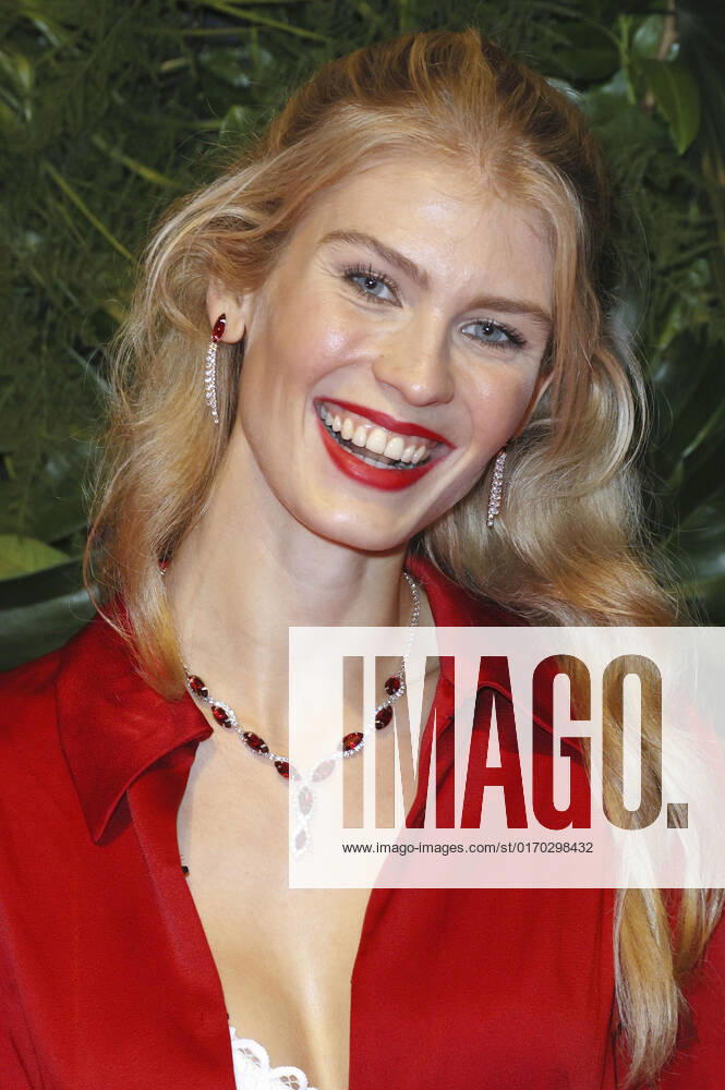 Louisa Kapitza bei der The Show 2022 Opening Party im Schuppen 52. Hamburg