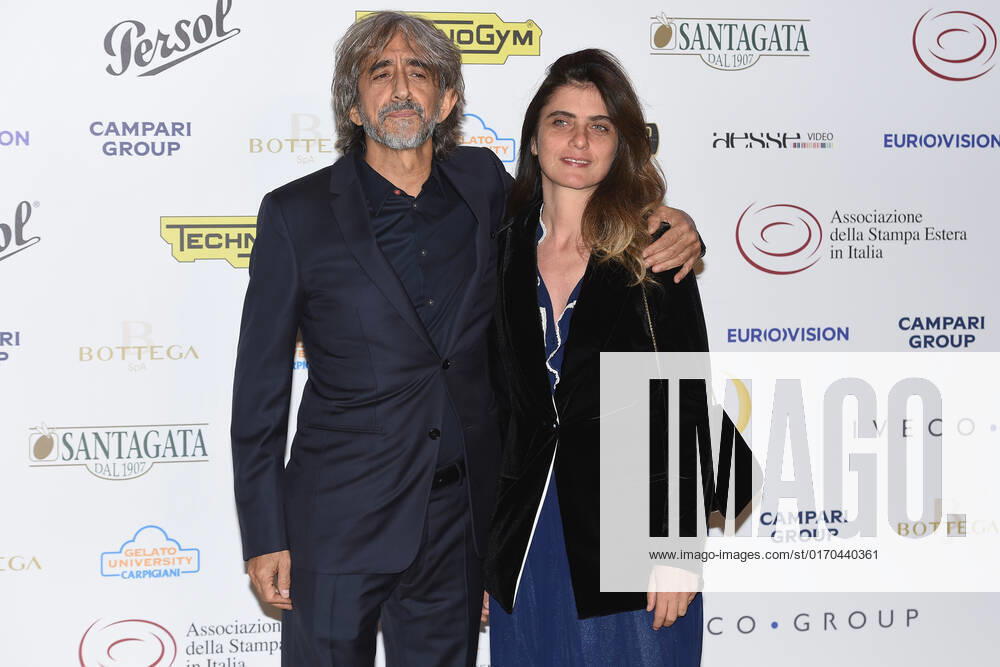 Globo d oro award at the auditorium parco della musica. Rome (Italy), 04 October 2022 Sergio Rubini , Carla Cavalluzzi on the red carpet of the Globo d oro award at the auditorium parco della musica. Rome (Italy), 04 October 2022 Imago-Images Emmefoto