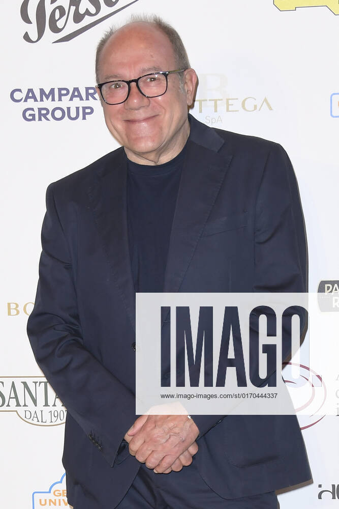 Carlo Verdone attends at the red carpet of the Globo d oro award 2022 at the Auditorium Parco Della Musica. Rome Italy - ZUMAs197 20221004_zaa_s197_380