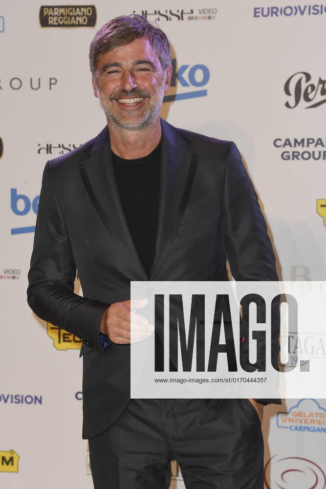 Beppe Convertini attends at the red carpet of the Globo d oro award 2022 at the Auditorium Parco Della Musica. Rome Italy - ZUMAs197 20221004_zaa_s197_392