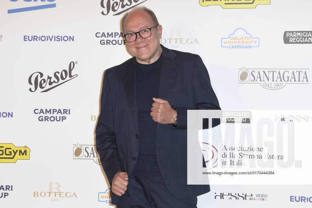 Carlo Verdone attends at the red carpet of the Globo d oro award 2022 at the Auditorium Parco Della Musica. Rome Italy - ZUMAs197 20221004_zaa_s197_405