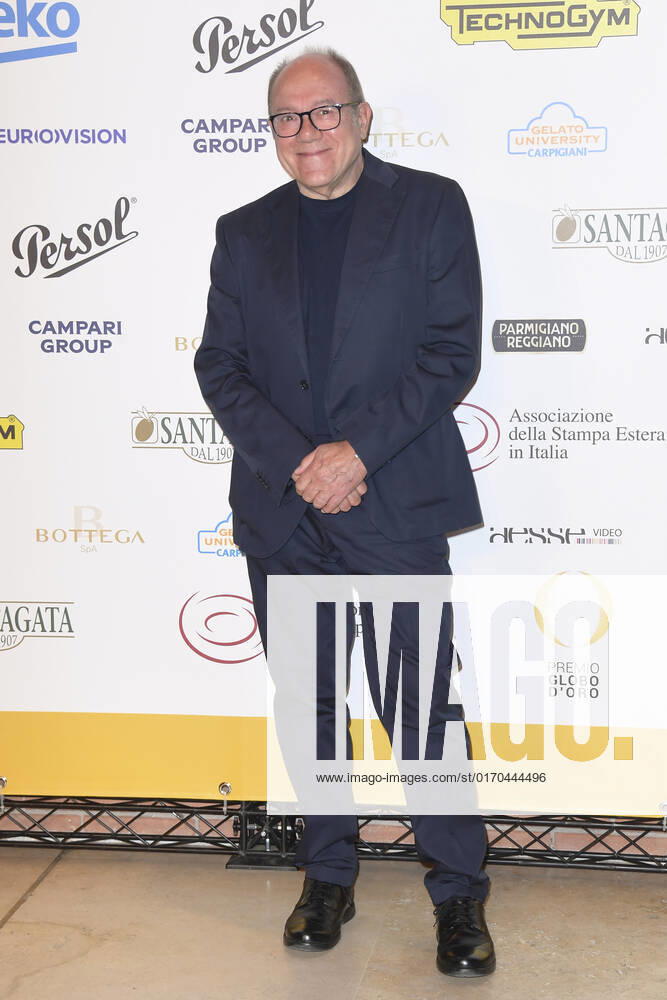 Carlo Verdone attends at the red carpet of the Globo d oro award 2022 at the Auditorium Parco Della Musica. Rome Italy - ZUMAs197 20221004_zaa_s197_439
