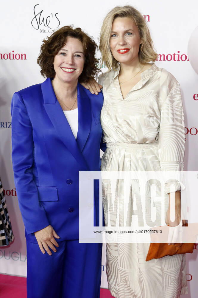 Ildiko von Kürthy und Lotta Laabs bei der 11. Verleihung des EMOTION Award 2022 im Curio Haus. Hamburg