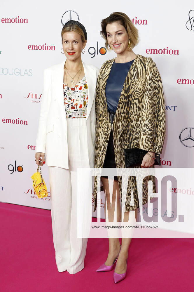 Wolke Hegenbarth und Julia Stinshoff bei der 11. Verleihung des EMOTION Award 2022 im Curio Haus. Hamburg