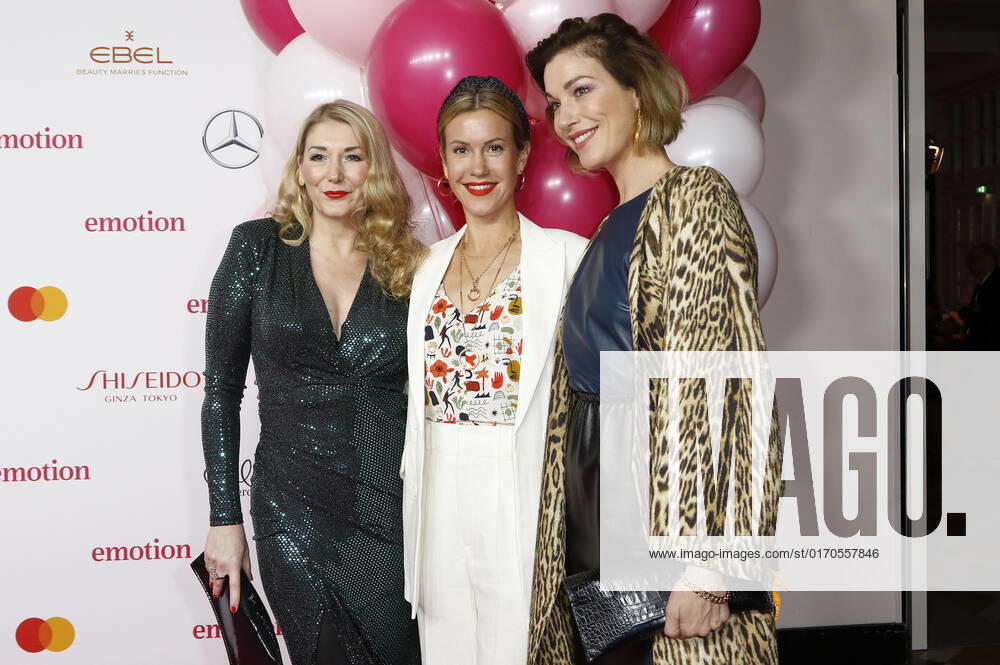 Sandra Quadflieg, Wolke Hegenbarth und Julia Stinshoff bei der 11. Verleihung des EMOTION Award 2022 im Curio Haus. Hamburg