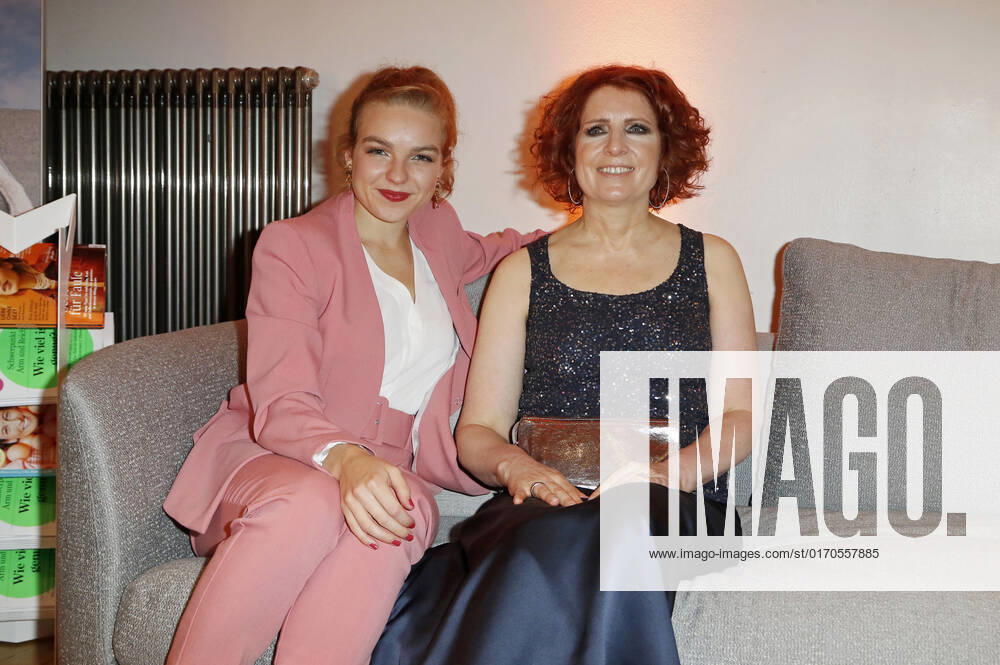 Greta Lierhaus und Monica Lierhaus bei der 11. Verleihung des EMOTION Award 2022 im Curio Haus. Hamburg