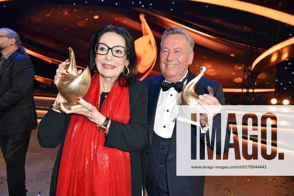 Nana Mouskouri, Roland Kaiser bei der GOLDENE HENNE 2022 in der Media City in Leipzig am 07.10.2022 - Aftershowparty